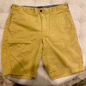 Size 32 men’s j crew stretch shorts. 10.5” length